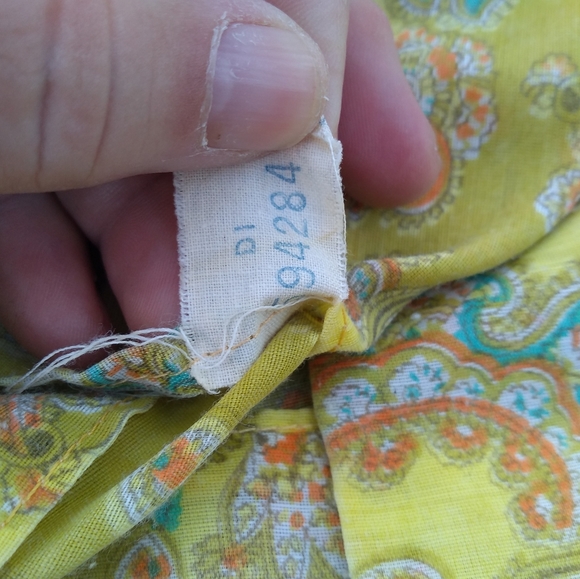 Vintage Sleeveless Blouse, Size Medium, Paisley, Double Breasted, Pearl … - Picture 9 of 11